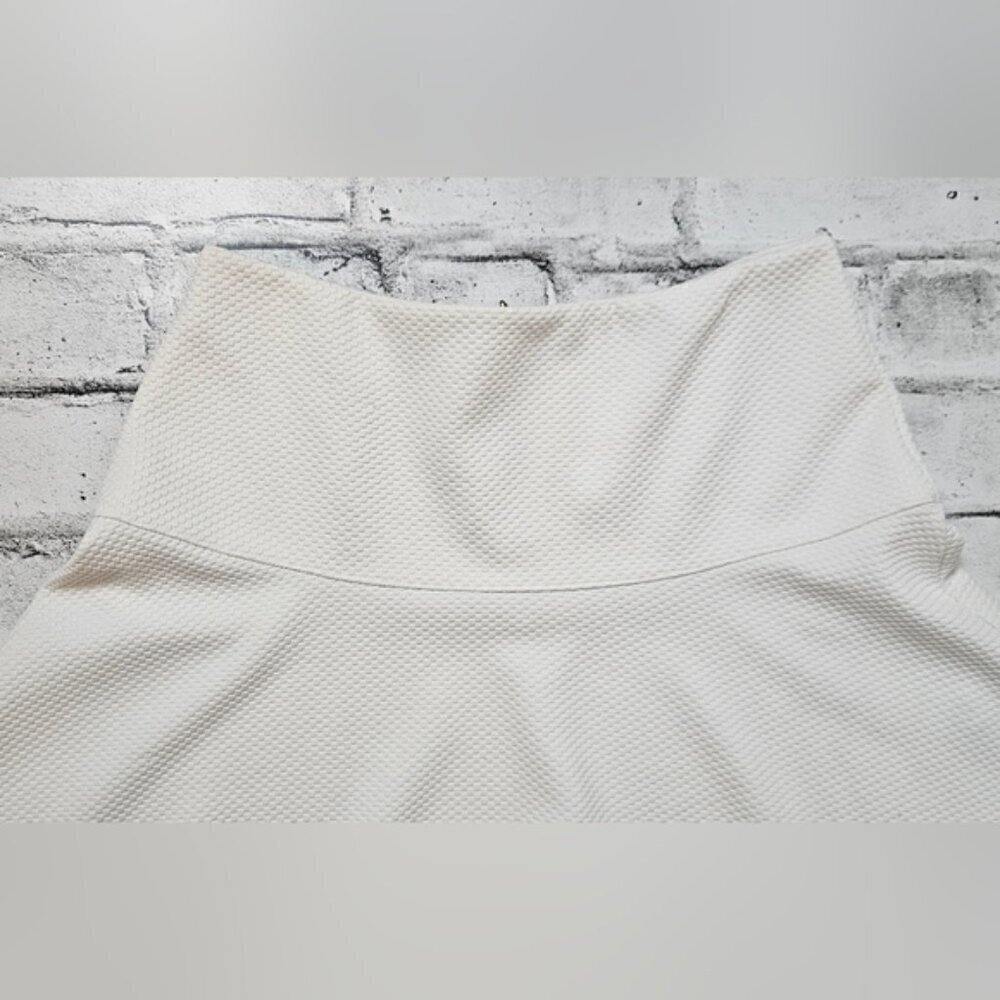 Banana Republic Womens Cream Textured A Line Mini Skirt Size 8 High Waist - Picture 3 of 10